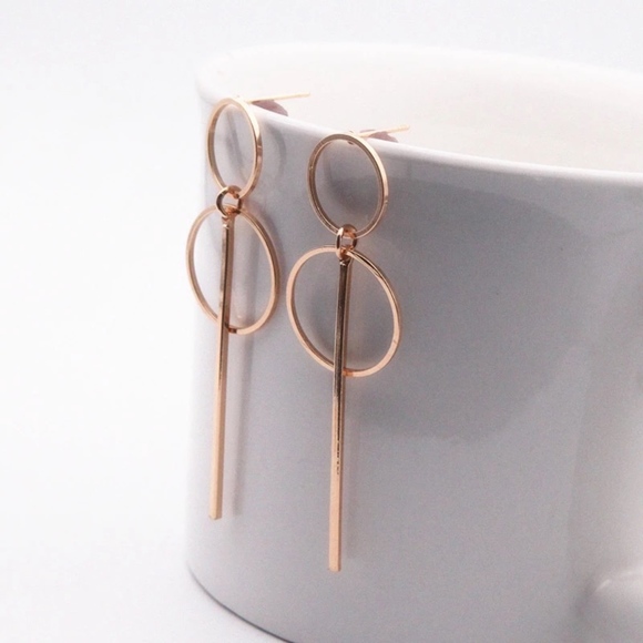 ✨GOLD MINIMALIST BAR + DOUBLE HOOP DROP EARRINGS✨ - Picture 3 of 6